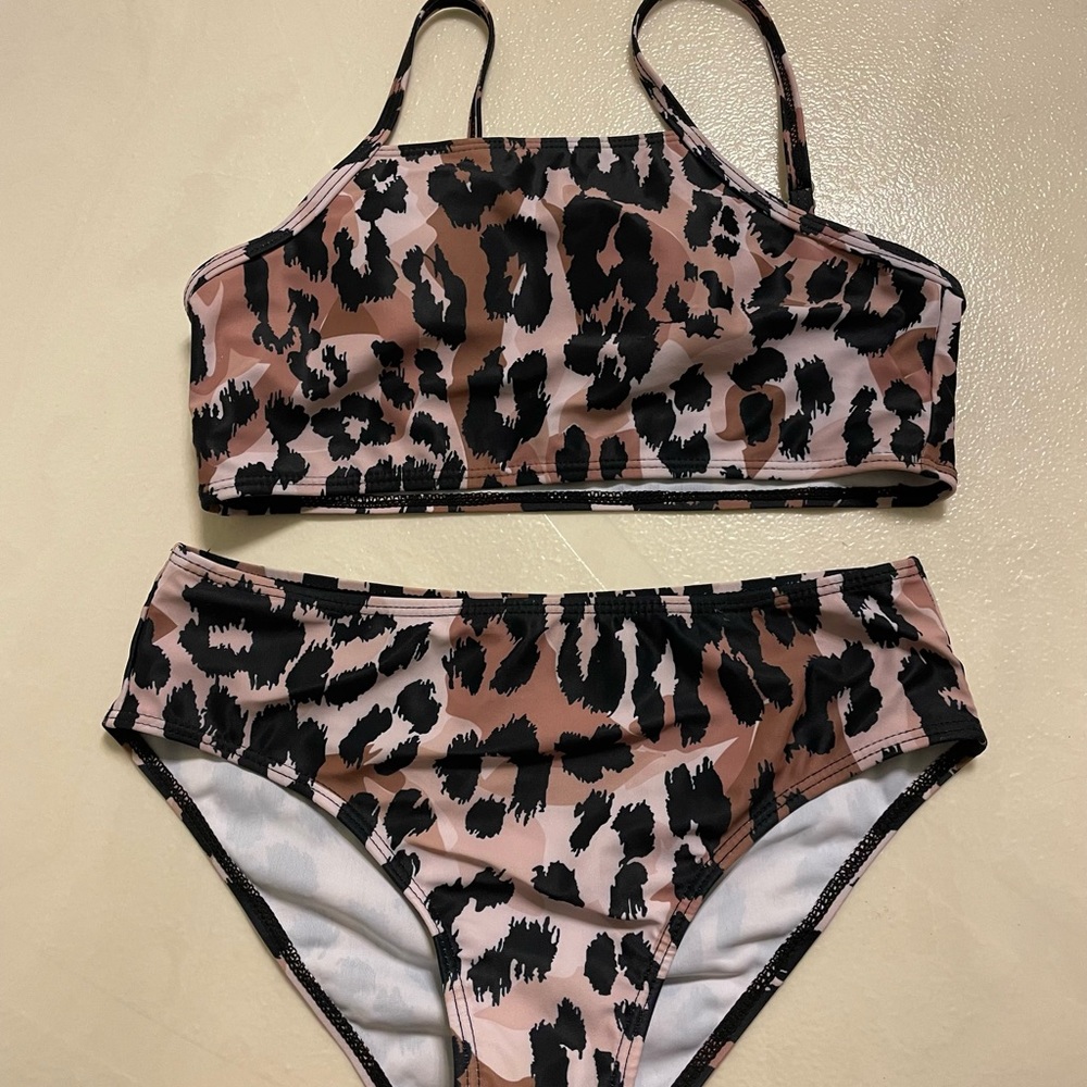 Bikini - Picture 2 of 6